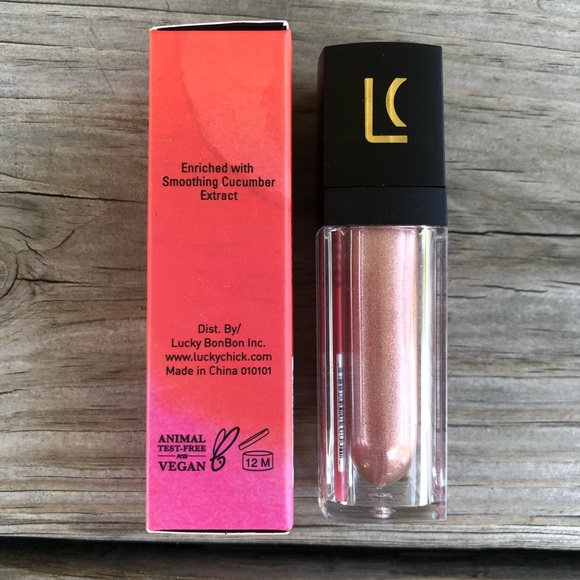 LUCKY CHICK Liquid Eyeshadow in Rose Quartz - Picture 4 of 8